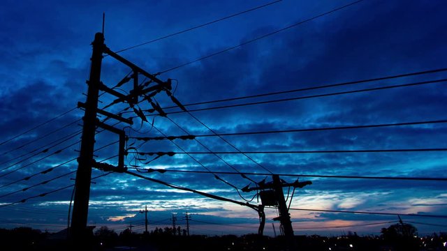 4K 住宅街の夕焼け 幻想的な空　電柱のシルエット　微速度撮影　タイムラプス　チルト