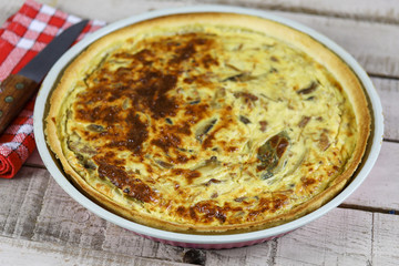 tarte entière au poulet et champignons