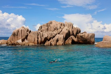 Fototapeta na wymiar Snorkelling à l'îlot Saint Pierre, Seychelles