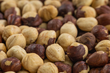 Eine Menge Geröstete Haselnüsse (Nahaufnahme)