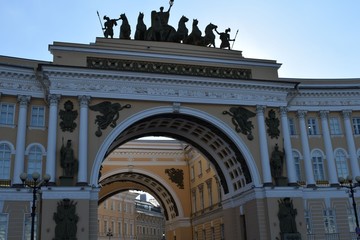 Fototapeta na wymiar Arc de Triomphe, historical site