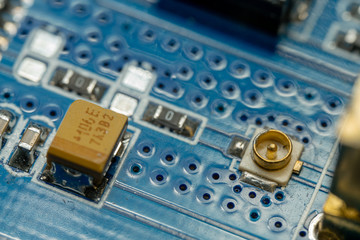 Radio frequency antenna connection on a printed circuit board (PCB) - obrazy, fototapety, plakaty