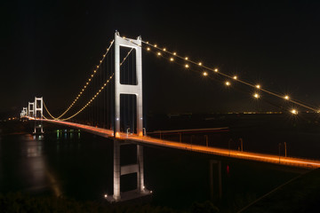 Fototapeta na wymiar 来島海峡大橋のライトアップ