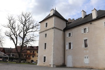 Fototapeta na wymiar Le château de l'échelle à la Roche sur Foron - Ville La Roche sur Foron - Département Haute Savoie - France - Vue de l'extérieur