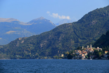 Fototapeta na wymiar Lake Como, lake of glacial origin in Lombardy, Italy