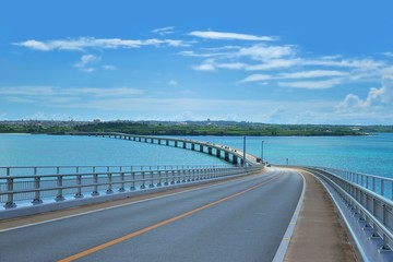 沖縄　宮古島の海と伊良部大橋