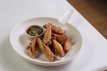 Fried chicken wings with fish sauce