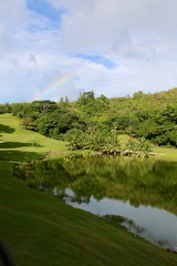 Arc-en-ciel sur parcours de Golf, Seychelles