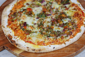 pizza entière au pesto et mozzarella