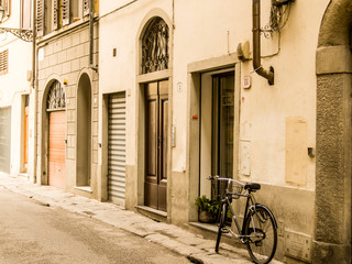 Fototapeta na wymiar Italia, Toscana, Firenze, un vicolo del centro storico.