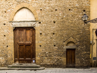 Italia, Toscana, Firenze, facciata di una vecchia chiesa.