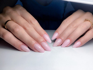 Obraz na płótnie Canvas manicure design in a beauty salon