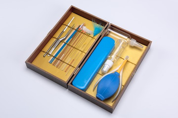 All kinds of ear cleaning devices, commonly used in hospitals and beauty salons, can make patients more relaxed