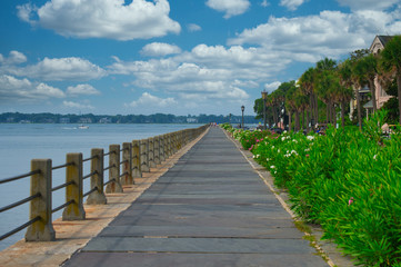 Naklejka premium Charleston South Carolina Waterfront Battery Sunny Day