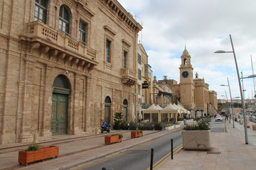 Fototapeta premium stone buildings (palaces ?) in vittoriosa (malta)