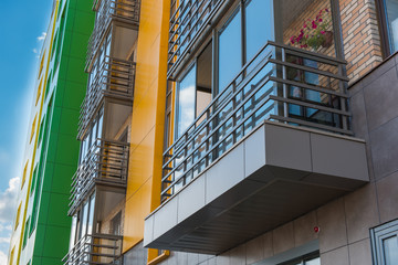 Obraz premium Modern building with blue sky