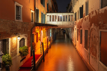 Fototapeta na wymiar night in Venice