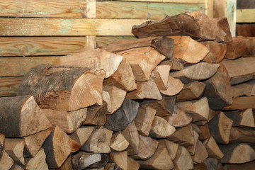 Brennholz Kaminholz Holz aufgestapelt