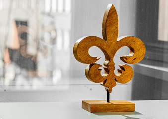  Fleur de lis on wood © wederson