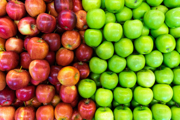 Green and red apple Raw fruit backgrounds overhead perspective, organic fresh product
