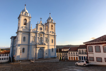 Fototapeta na wymiar Santo Antônio Parish, with colonial houses around, historic city of Diamantina, Minas Gerais, Brazil