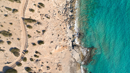 Fototapeta na wymiar turquoise sea beach from a bird's eye view