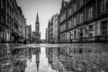 Architecture of the city of Gdańsk. Black and white photography. - obrazy, fototapety, plakaty