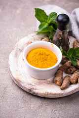 Turmeric powder and curcuma root