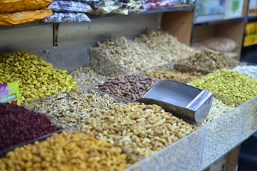 Marketwares - Dried flowers, spices, fruits