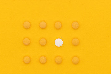 Compare of an alignment yellow tablets  and white tablets 