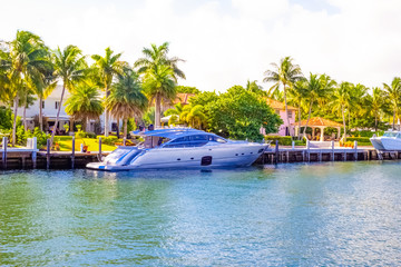 Luxury mansion in exclusive part of Fort Lauderdale