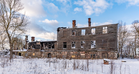 Fototapeta na wymiar ruins on estonian manor in winter time