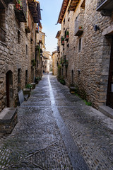 Fototapeta na wymiar Typical streets in a town in the province of Huesca in Spain.
