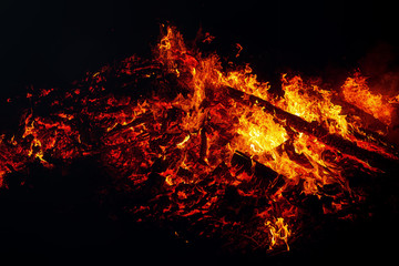 Fototapeta na wymiar beautiful big fire on black night background.