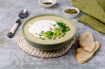 Thick vegetable cream soup with white sauce