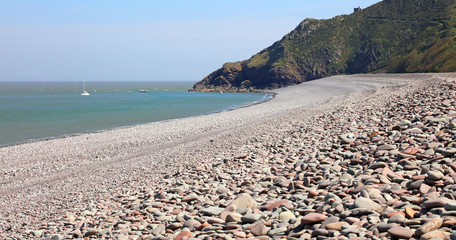Fototapeta na wymiar View along the shore at Bossington Beach Devon