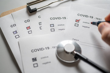 Diverse positive COVID-19-Tests nach flächendeckender Ausbreitung des Virus