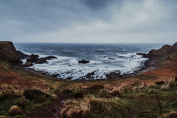 Irland steinige Küste