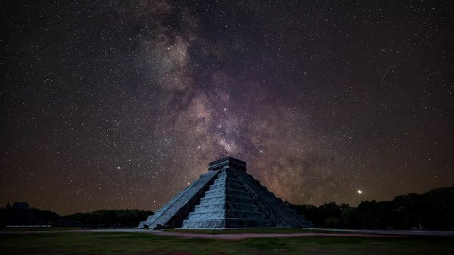 El Castillo Chichen Itza Maya Pyramid at Starry Night Timelapse UHD
