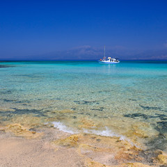 spiaggia sull'isola di Chrissi, a Creta