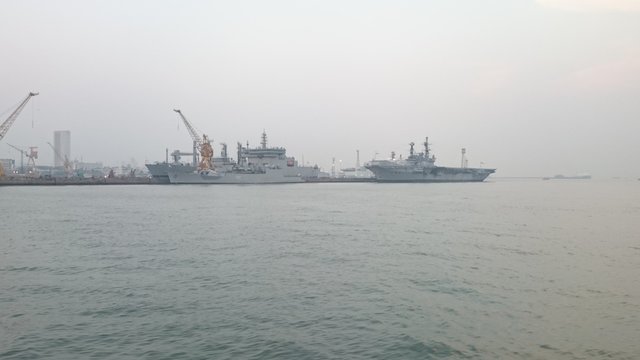 a picture of indian navy port in mumbai.