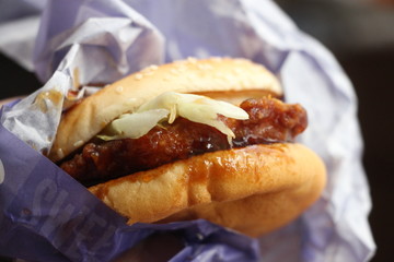 チキン照り焼きバーガー　ハンバーガー