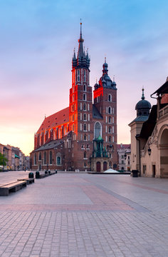 Naklejki Krakow. St. Mary's Church and market square at dawn.