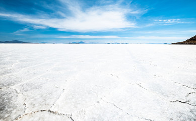 Spacious sunshine cracky Salar de Uyuni surface