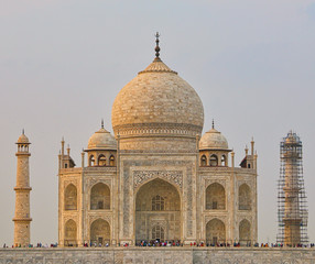 Fototapeta na wymiar Early morning visit in Taj Mahal, Agra, Uttar Pradesh, India