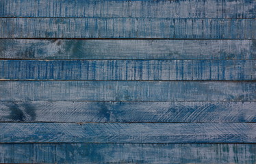 viejo y desgastado fondo de madera azul y gris. Hecho con un procedimiento de decapado, primero un...