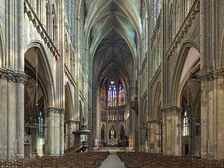 Obraz premium Interior of Cathedral of Saint Stephen of Metz, France. The present Gothic building was built in 1220-1550 and consecrated on April 11, 1552. The cathedral has one of the highest naves in the world.