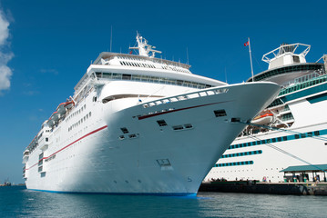 Fototapeta na wymiar Cruise Liners Moored in Nassau