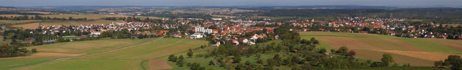 Fototapeta na wymiar Panorama von Oberderdingen im Kraichgau