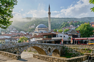 Sinan-Pasha Mosque in central Prizren, Kosovo - obrazy, fototapety, plakaty